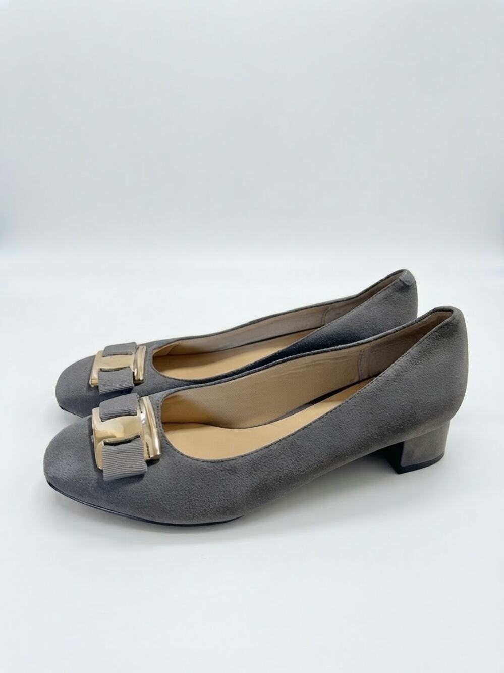 Trotters Suede Pumps Women Size 8.5M Gray Block Heel Bow Office Career Shoes